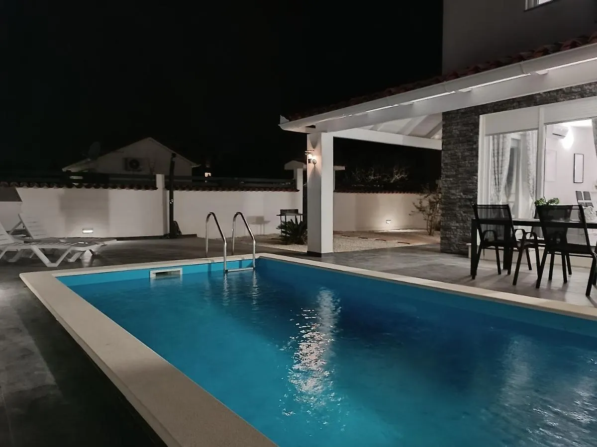 Villa Sarah Medulin 0*,  Croatia